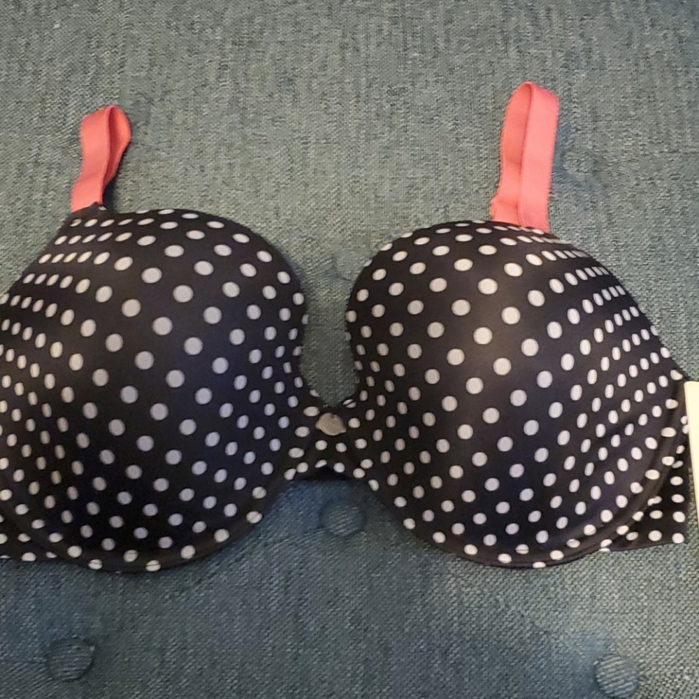 New DKNY demi bra NWT